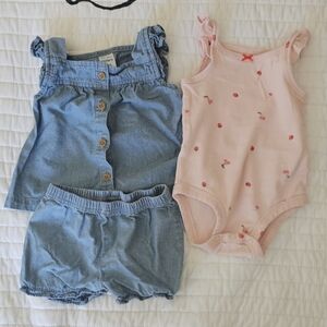 5/$20 Carter's 3 Piece Set, Size 6M.